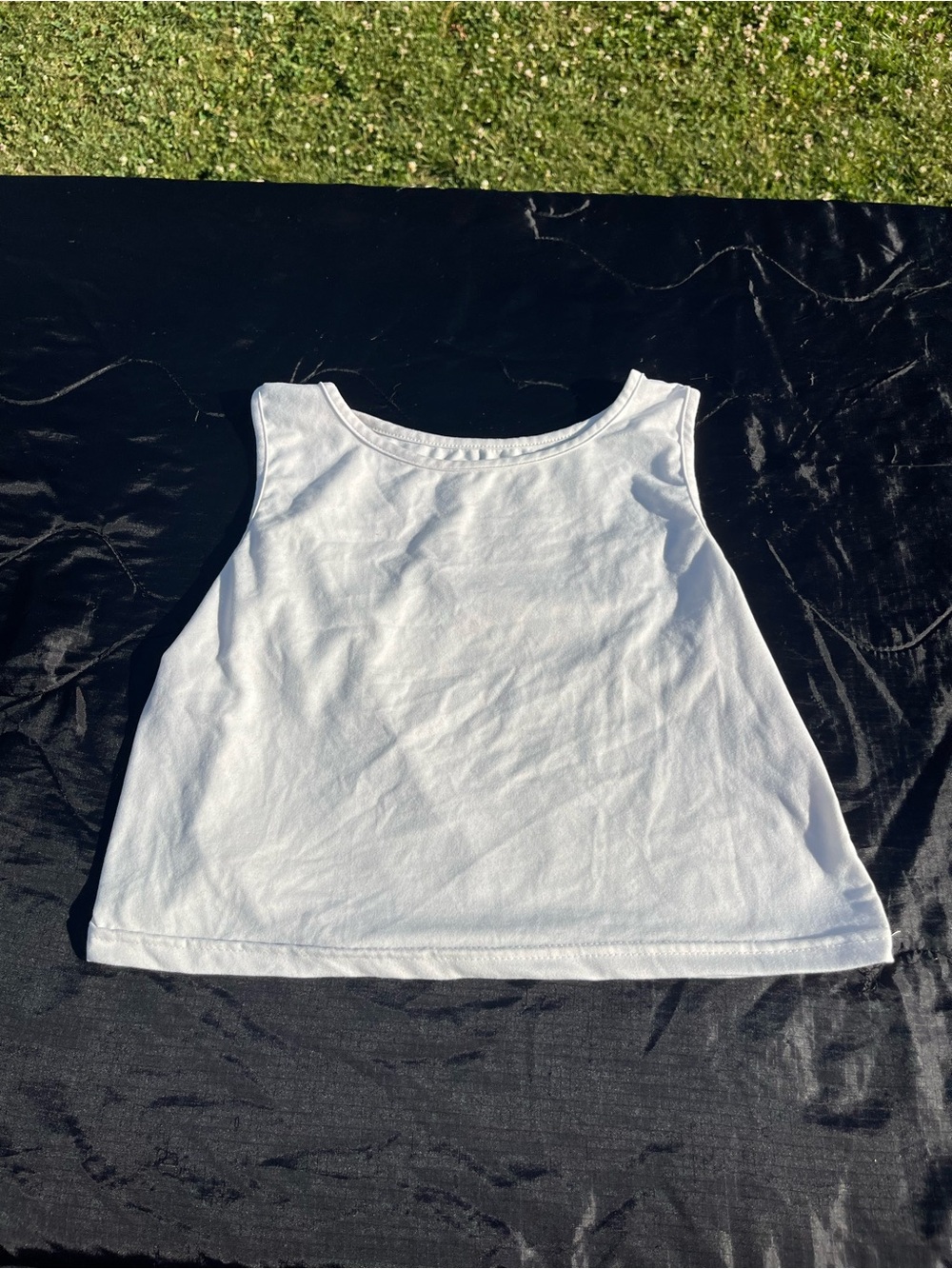 SHEIN White Sleeveless Cropped Tank